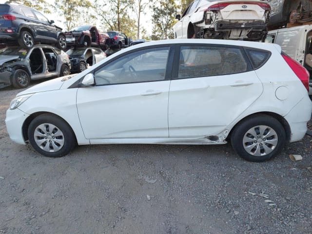 16Ft Boat + Hyundai Accent = Disaster? Find Out Now! - 0vx7g9d
