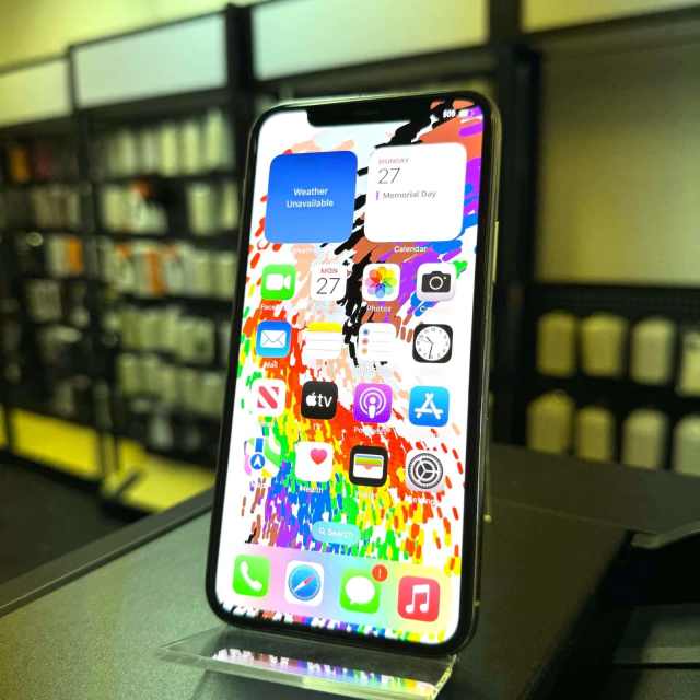 IPHONE 11 PRO 256GB WHITE PERFECT CONDITION RECEIPT&WARRANTY iPhone