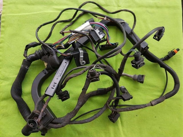 MERCEDES W202 W208 C200 CLK COUPE PETROL ENGINE WIRING LOOM | Engine ...