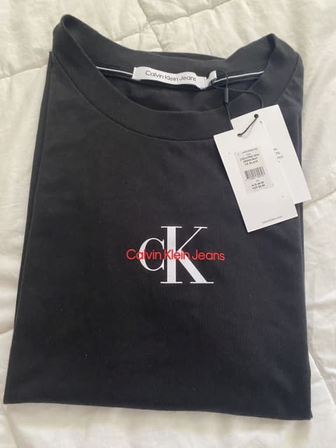 Calvin Klein shirt medium sz | Tops | Gumtree Australia Redland Area -  Cleveland | 1306056340