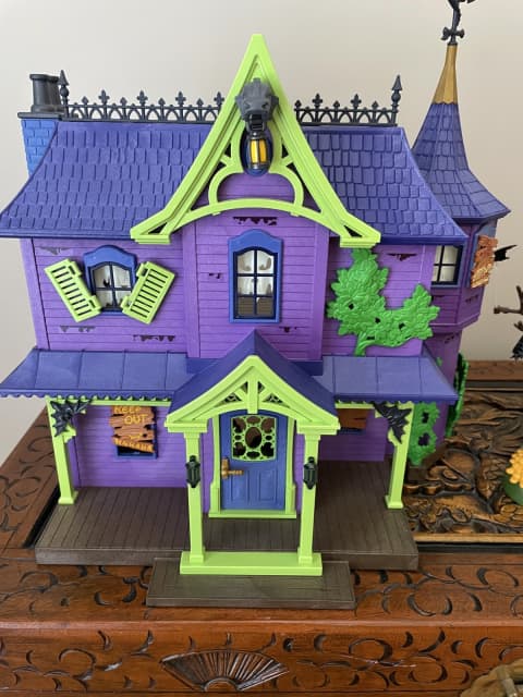 scooby doo haunted house playset