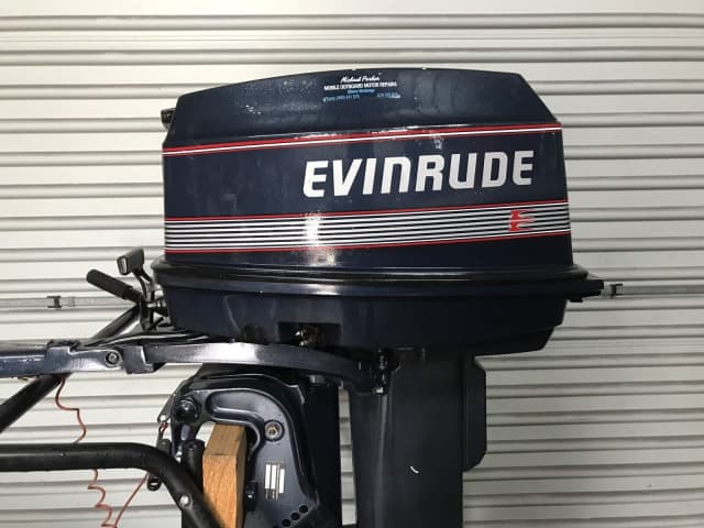 Outboard motor Evinrude Johnson 25 Hp fishing boat short shaft