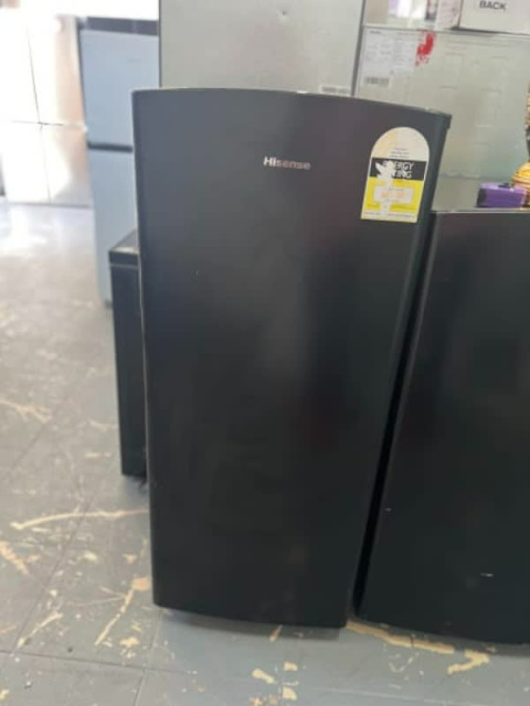 hisense rr220d4ab21 fridge