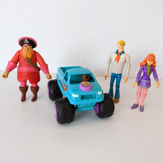 Hana Barbera Scooby Doo Friends Villains Action Figure 5'' & Truck