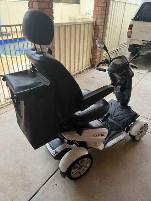 Cutie S17 Mobility Scooter / Gopher in Showroom condition | Scooters ...