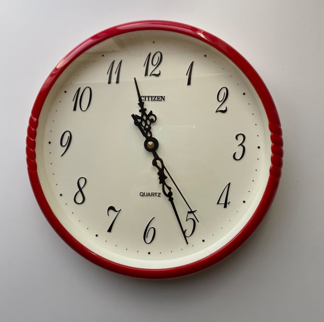 CITIZEN Quartz Red Round Plastic Wall Clock Made in Japan Vintage