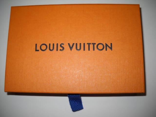 Chanel und Louis Vuitton Verpackung