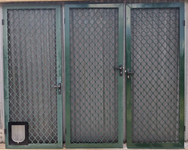 Screen Doors x 3, Aluminium Frames & Mesh, Green Powder Coated Finish