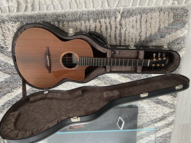 Lowden deals guitar gumtree