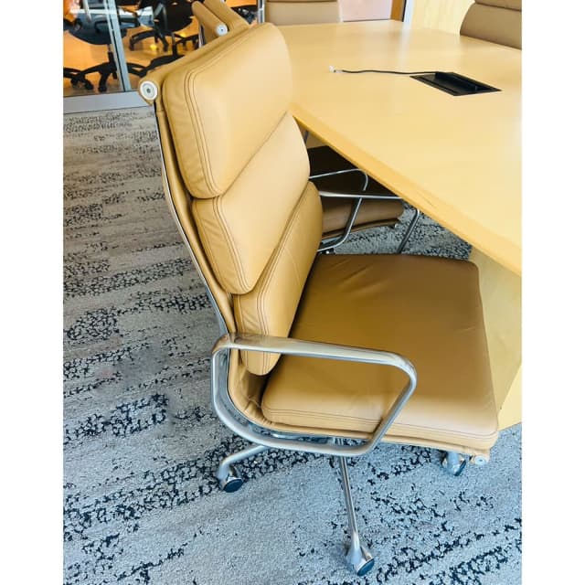 Soft Pad Executive Desk Chair Made by Herman Miller Office Chairs in