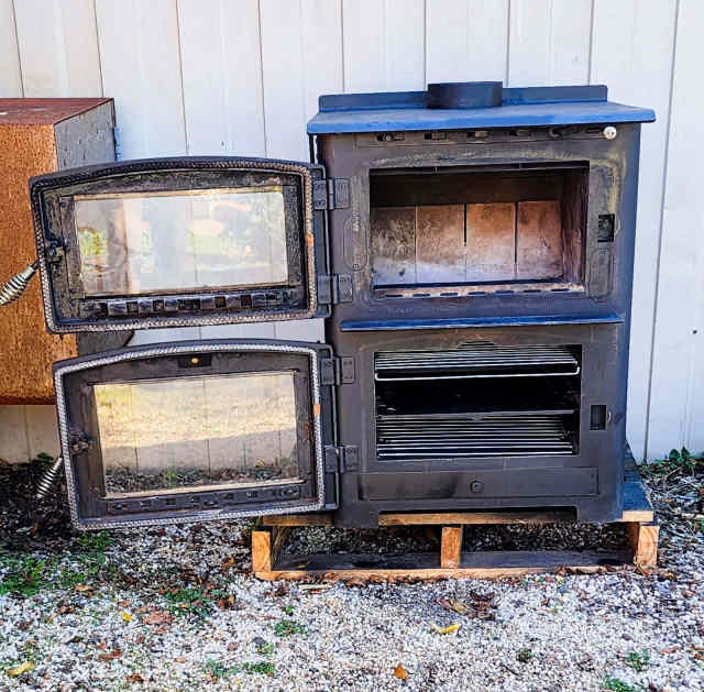 WOOD FIRED BAKERS OVEN, HEATER AND HOT WATER Cooktops & Rangehoods in