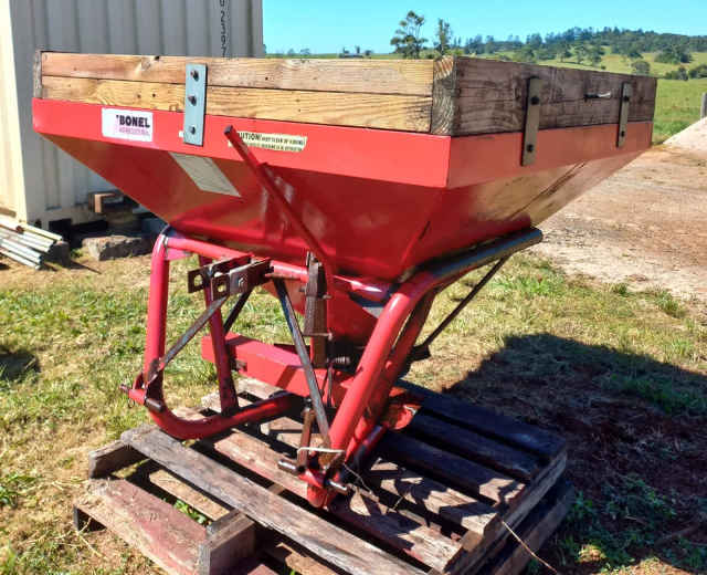 Fertiliser spreader Farming Equipment Gumtree Australia Tablelands