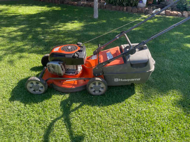 4 years old has only ever mowed small yard make an offer - Lawn Mowers ...