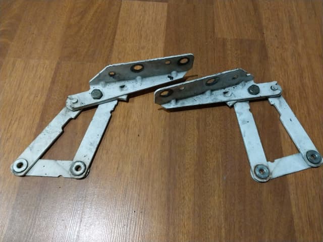 VR VS Commodore pair bonnet hinges Alaskan White | Auto Body parts ...