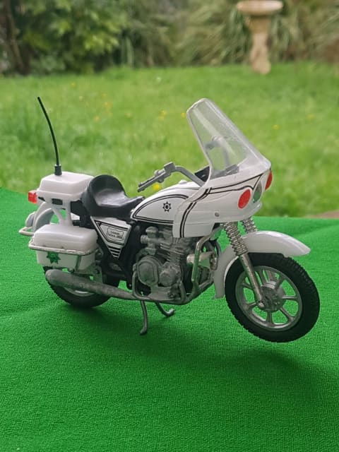 Chips Kawasaki 1000 And Bmw R100rs Police Bikes 118 Models