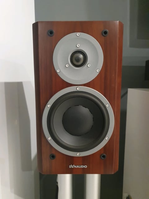 dynaudio focus 160 speakers