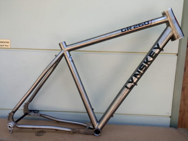 Lynskey GR260 Titanium gravel frame Curve gravel fork Men s