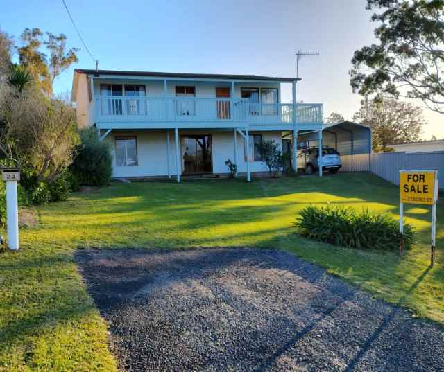 Comfortable Home with Lake and Ocean Views Property For Sale