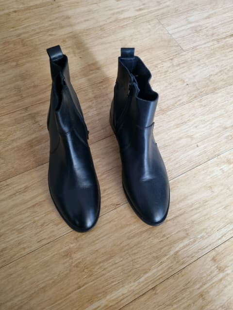 boots ladies size 8