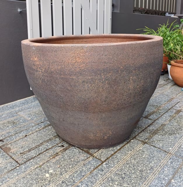 Large Old Stone Feature Pot reduced to just 350 Pots & Garden Beds