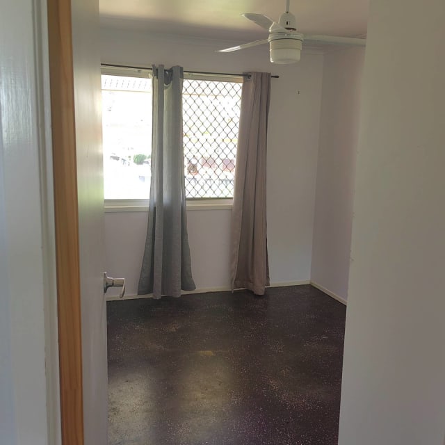 Room for rent. Harlaxton. Share flat with 1 middle aged person