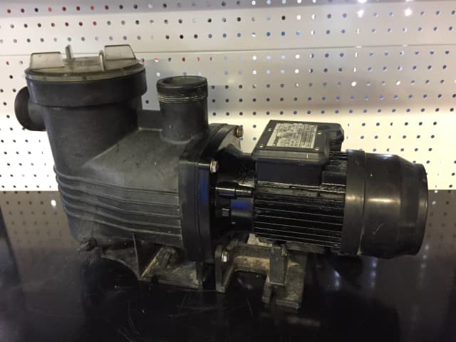 lacron-grange-125-pool-pump-reconditioned-with-12-month-warranty