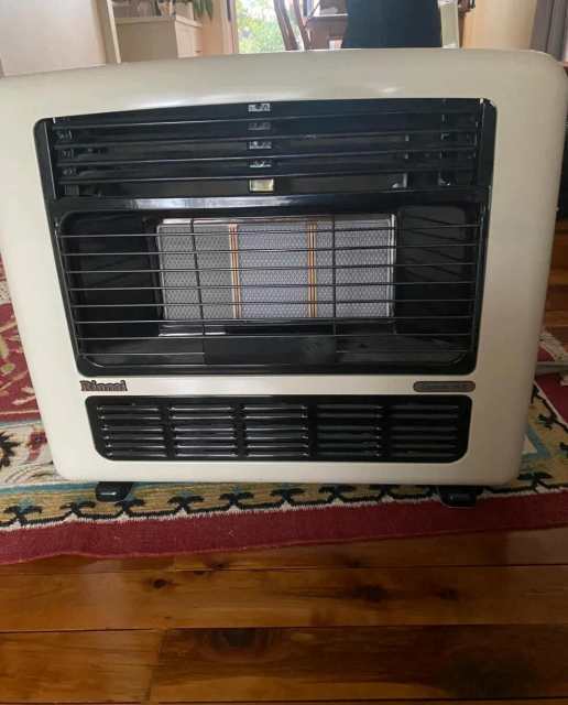 Rinnai 3 Burner Gas LPG Heater with Fan Air Conditioning & Heating in