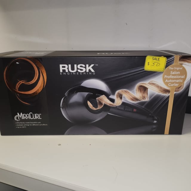 Rusk engineering outlet curler