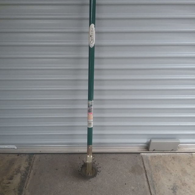 Lawn grass edger Cyclone Australia sharp multi cutting straight edge