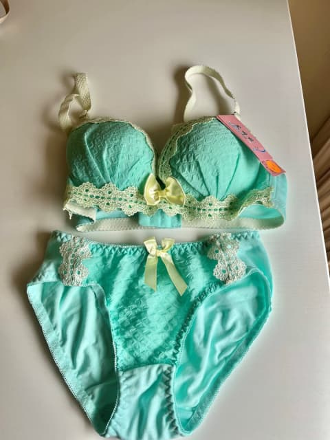 Ladies Bra, Peppermint Green with Yellow Lace, Plus Brief, 12B ...