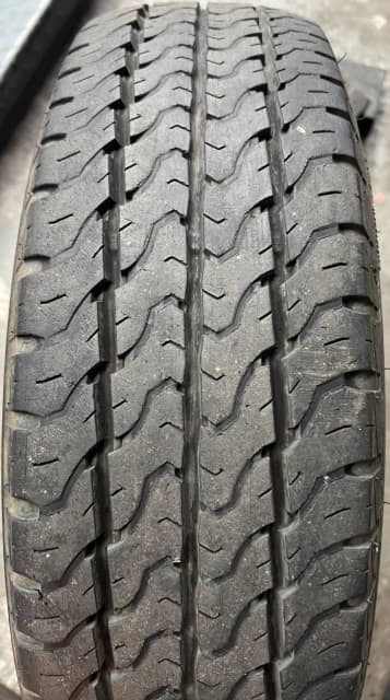 195 R15C Dunlop EconoDrive Used Tyre Toyota Hiace Van | Wheels, Tyres ...