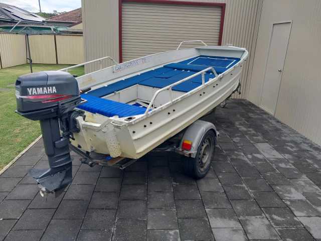 1988 Brooker Aluminium boat