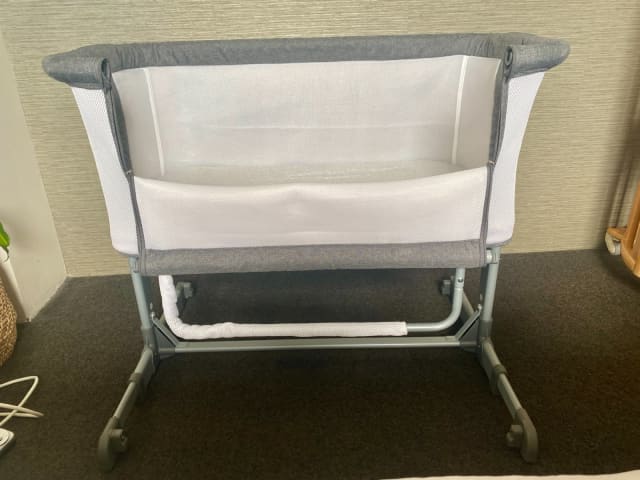 Alora hot sale bedside sleeper