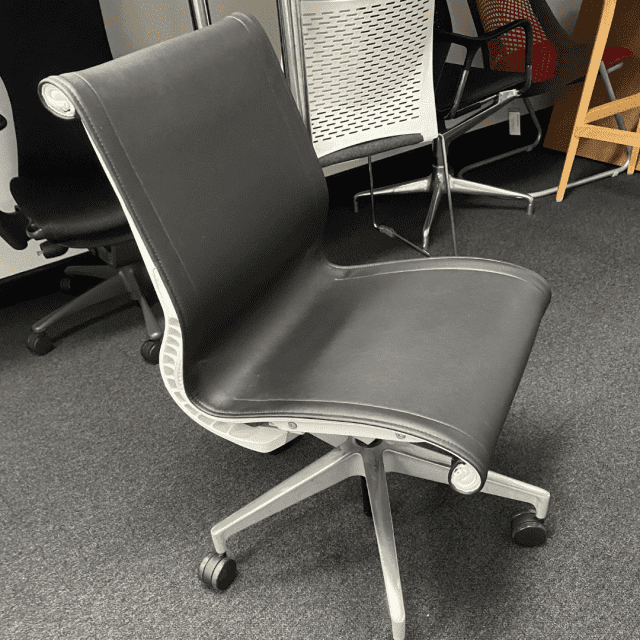 Original ergonomic Herman Miller Setu chair (Black & White) Office