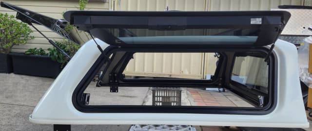 TOYOTA HILUX CANOPY - GENUINE HILUX SR DUAL CAB CANOPY HD RACKS | Auto ...