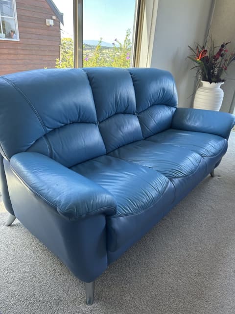 blue leather three piece suite