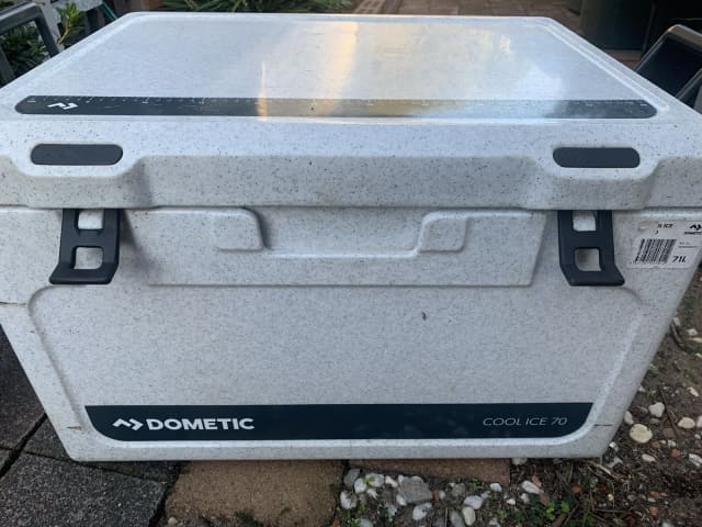 Dometic store 71l esky