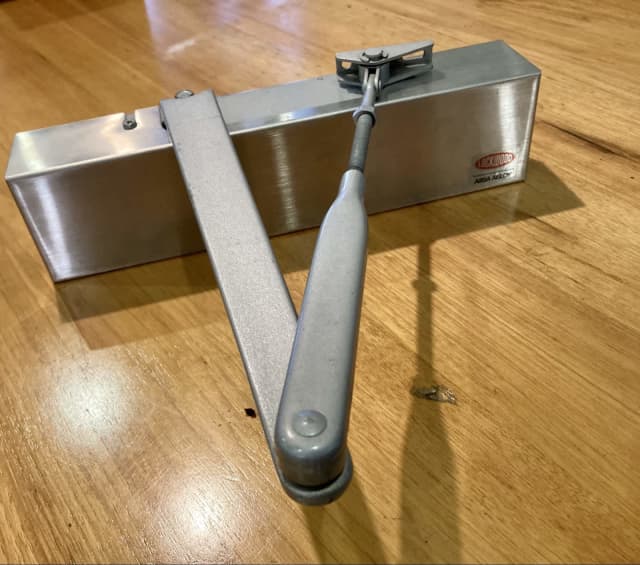 Door Closer Lockwood with Delayed Action and Adjustable Back Check