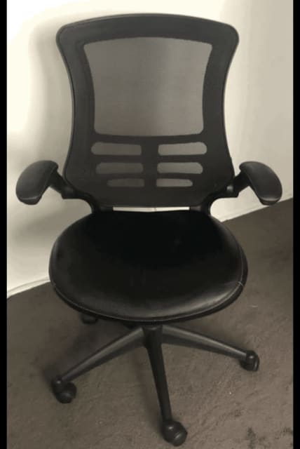 desk chair pick up today