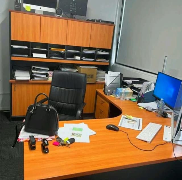 Executive Office Desk Set, Hutch & Cupboards plus Lockable Filing