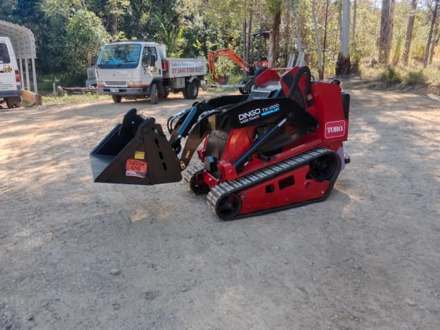 Bobcat posi track Dingo on a 3.5t Hydraulic tilt trailer for hire $290