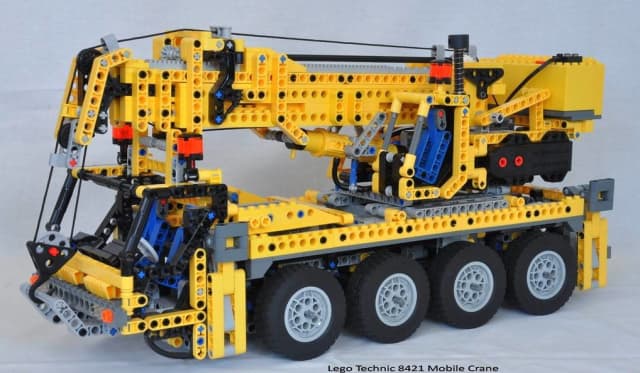 LEGO Mobile Crane Set 8421 Packaging