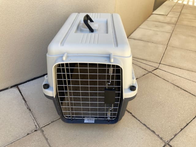 Playmate top pet carrier