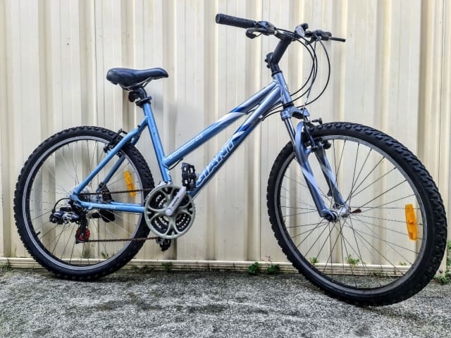 upland hybrid bike