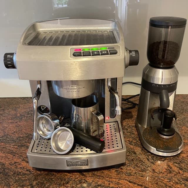Sunbeam coffee machine model EM6910 and EM0480 grinder good condition
