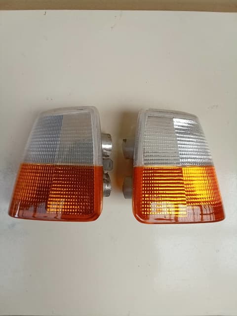 Volvo 940 Front Corner lights, Steering Wheel and Assorted Parts 