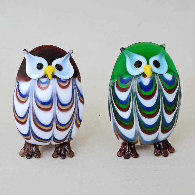 A Pair of Small Handcrafted Zibo Glass Owl Figurines 57mm Tall B ...