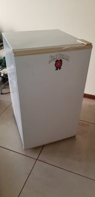 westinghouse 141 bar fridge