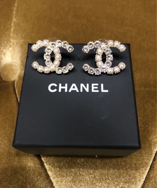 As New Authentic Stunning Chanel Gold Pearl & Crystal Stud Earrings ...