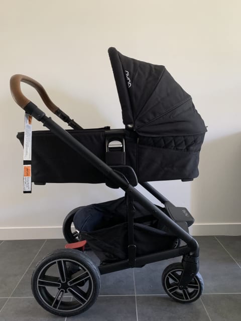 nuna bassinet pram